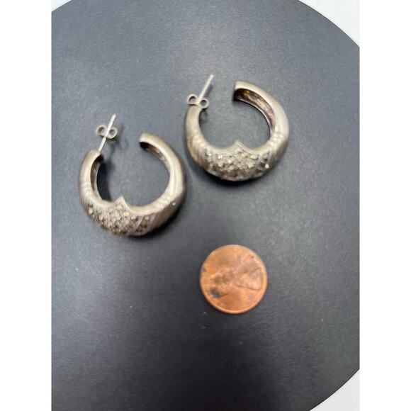 Signed 925 TH SU Vintage Marcasite Bali Inspired Sterling Silver Hoop Earrings - Picture 11 of 11